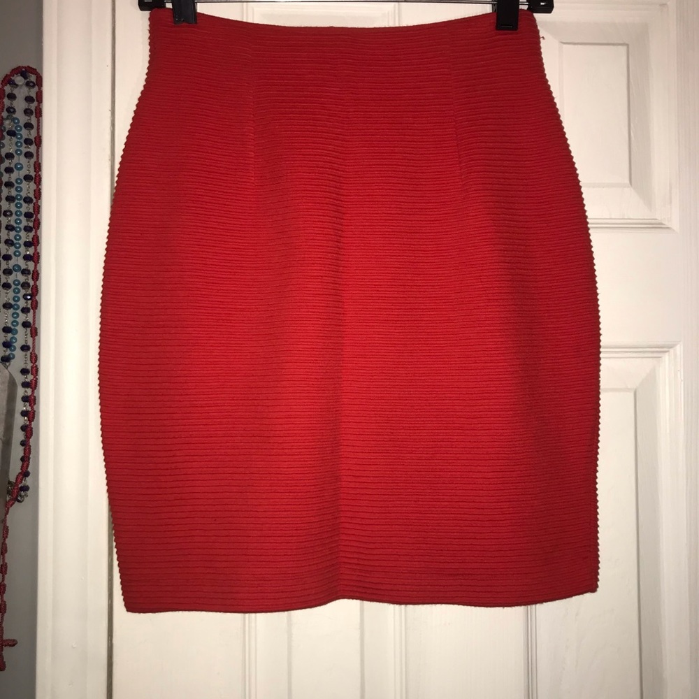 Super cute pencil skirt...